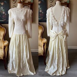 ☾ Vintage Jessica McClintock long sleeve lace and satin ivory cream wedding gown